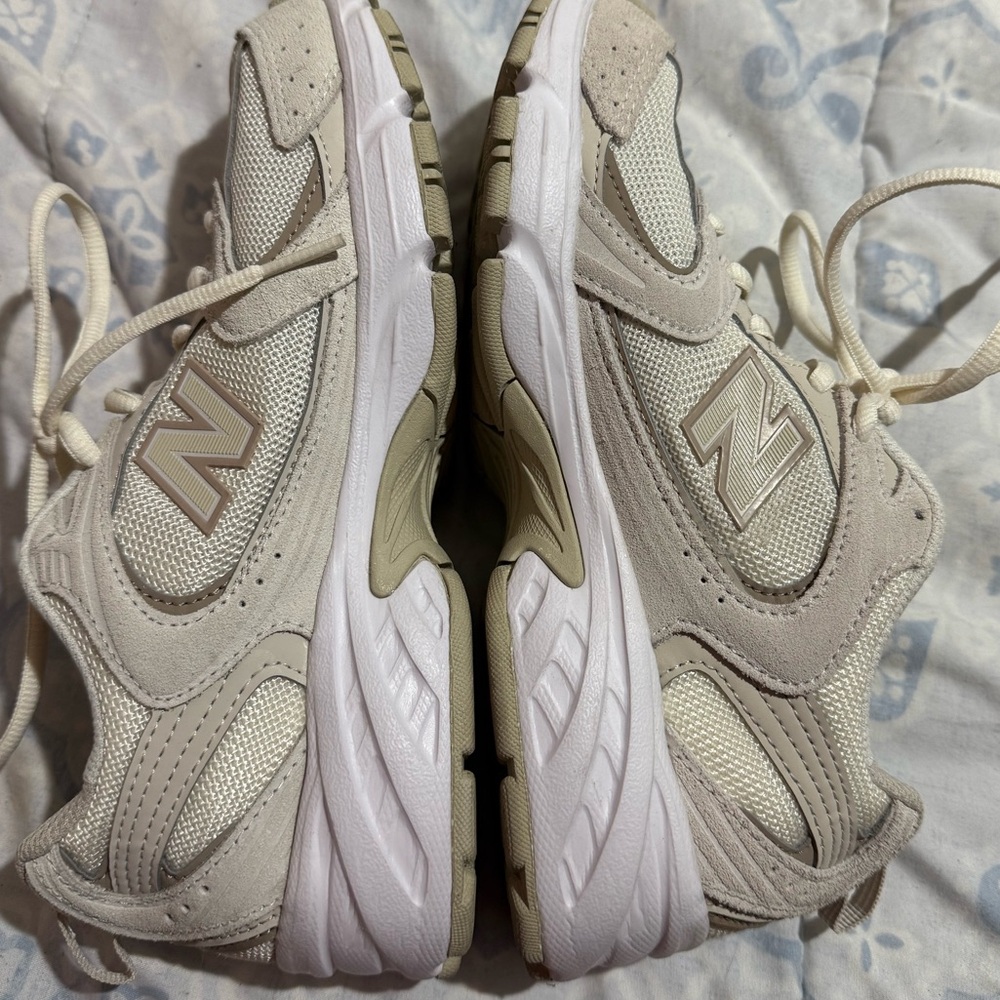New Balance Beige Sneakers 530